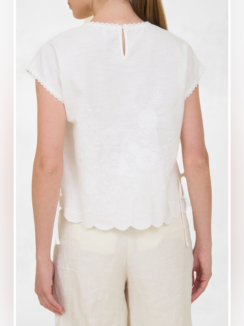 Zoe and Claire Embroidered Linen Cotton Top White Scallop Trim Size L NWT - Picture 2 of 5